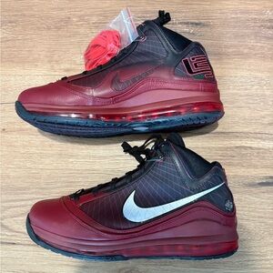 Nike LeBron James 7 Christmas 2019